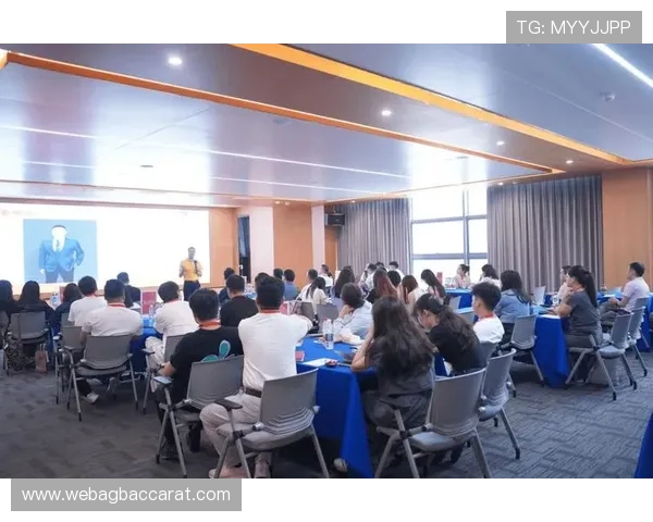 专业的真人视讯真人娱乐服务团队，为玩家提供贴心的在线客服和全方位的支持